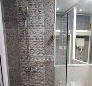 Bathroom shower - Hotel Des Princes (Constantine)