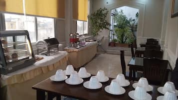 Free daily continental breakfast