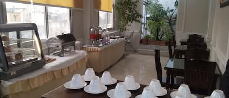Free daily continental breakfast