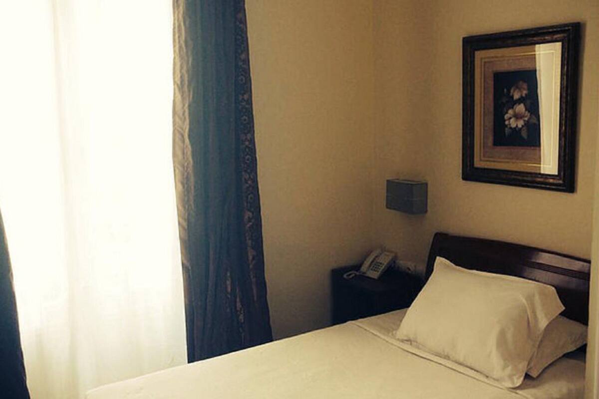Desk, free WiFi, bed sheets