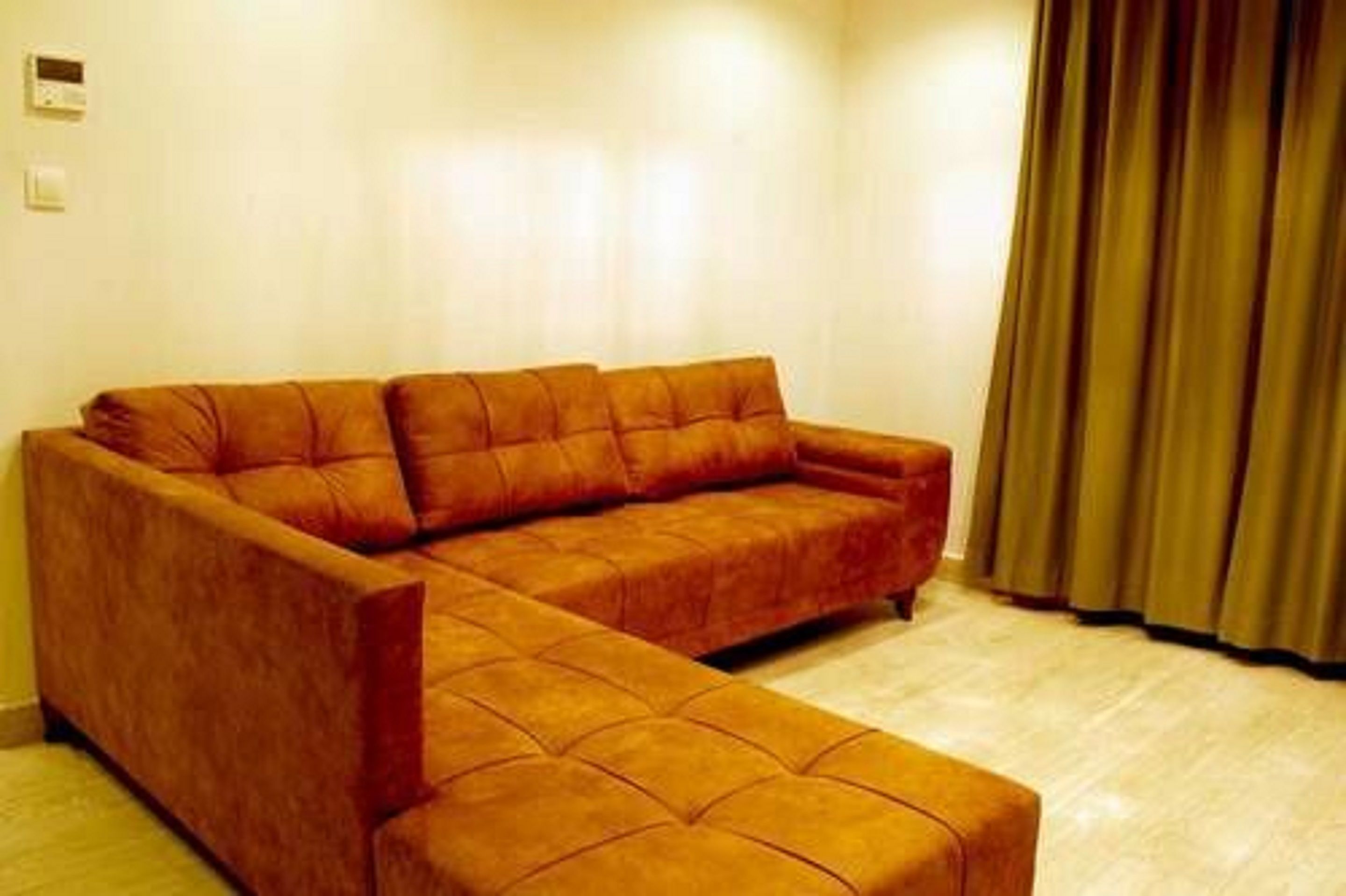 suite | living area | plasma tv