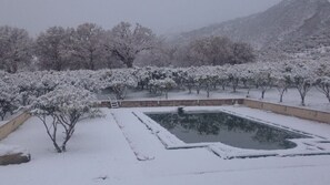 Seasonal outdoor pool, pool umbrellas - Agriturismo Modi (Gerace)