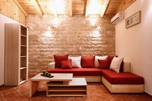 House, 2 Bedrooms, Pool View | Living area | Flat-screen TV - Guest House Harmonia (Blizikuce)