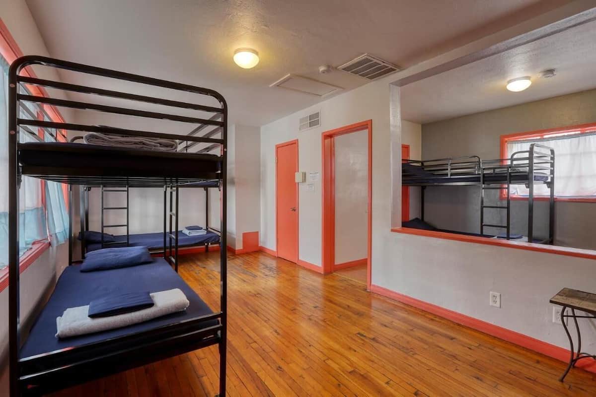 In-room safe, soundproofing, iron/ironing board, free WiFi