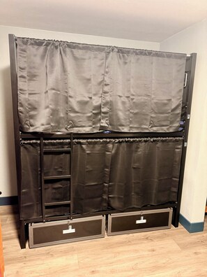 In-room safe, soundproofing, iron/ironing board, free WiFi - Sin City Hostel Las Vegas (Las Vegas)