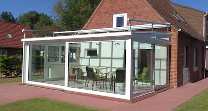 Apartment Wilhelmine ground floor - winter garden, quiet and central in Aurich Ostfriesland