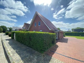Exterior - Apartment Wilhelmine ground floor - winter garden, quiet and central in Aurich Ostfriesland (Aurich)