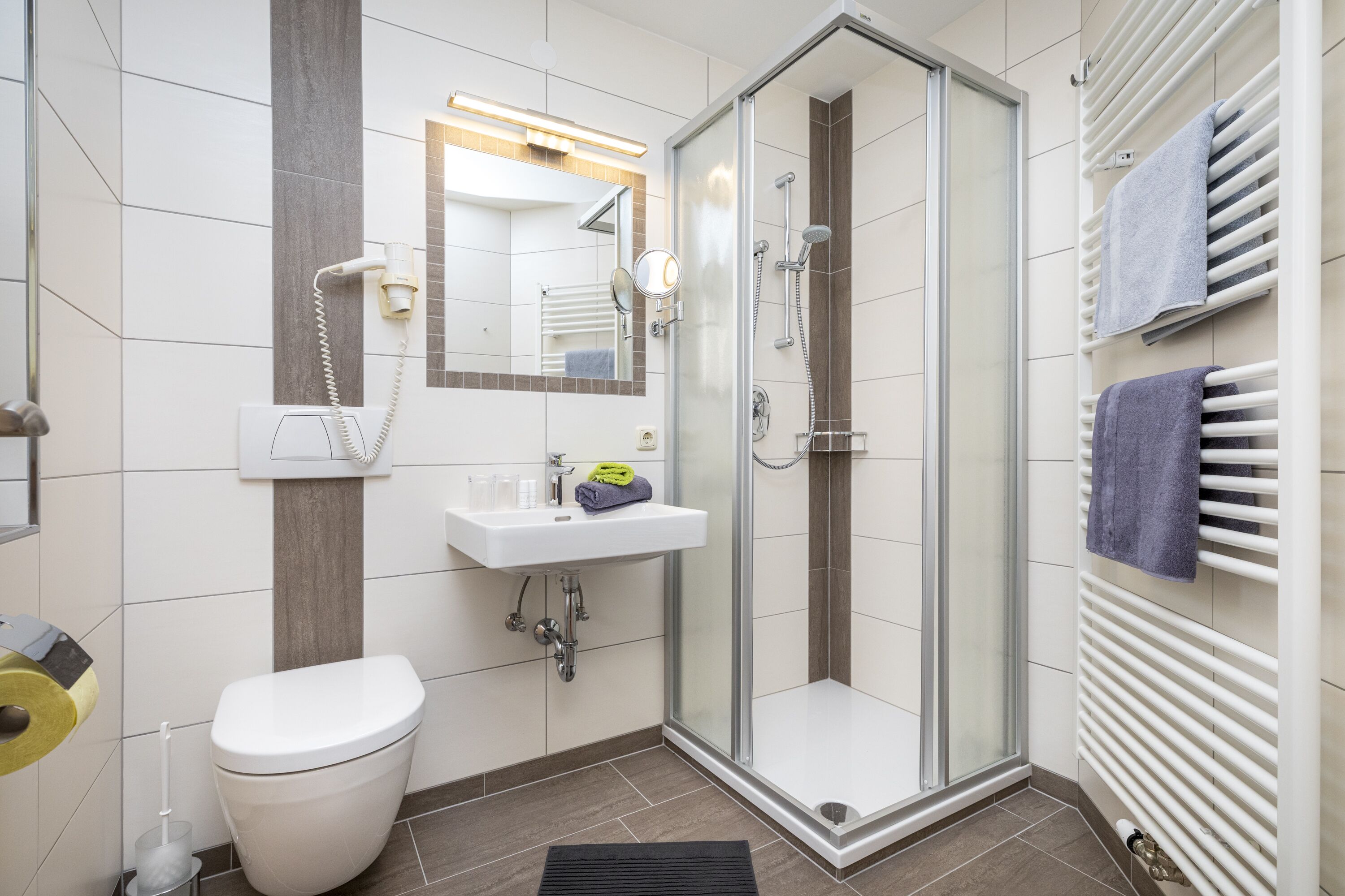 Classic Apartment, 2 Bedrooms | Bathroom | Shower, free toiletries, hair dryer, slippers
