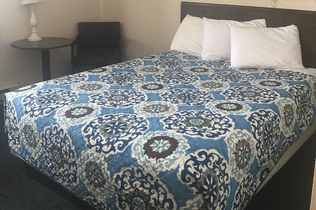 Quarto standard, 1 cama Queen | Wi-Fi de cortesia