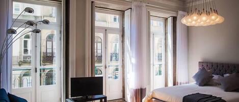 Estudio Deluxe, 1 cama de matrimonio con sofá cama, vistas parciales al mar, junto a la playa | Servicio de la habitación