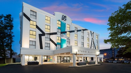 Front of property – evening/night. Studio Allston Hotel