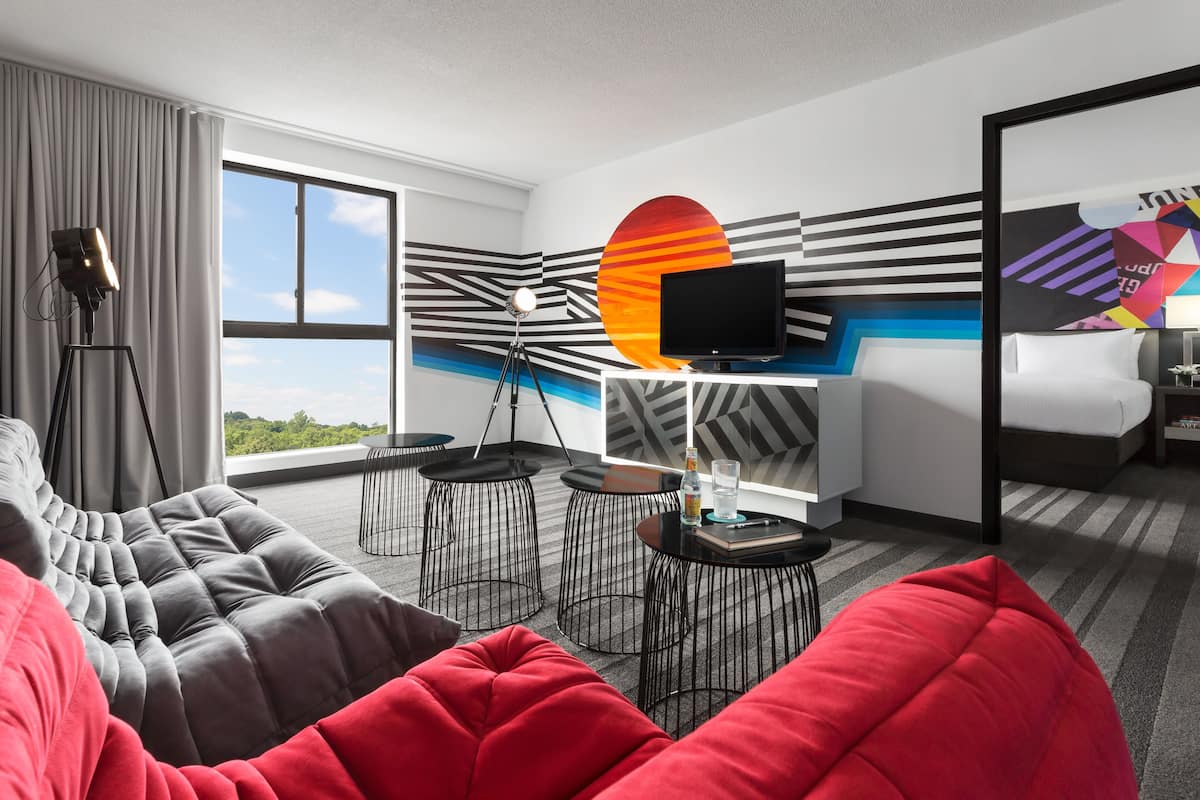 Coffre-fort, bureau, espace de travail pour ordinateurs portables