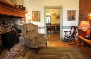 Apartment, Private Bathroom (Apartment) | Iron/ironing board, free WiFi - Rocky Acre Farm Bed and Breakfast (Mount Joy)