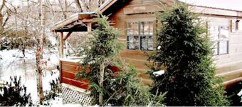 Linville River Log Cabins