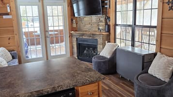Cabin, Private Bathroom (Mountain River) | Lounge