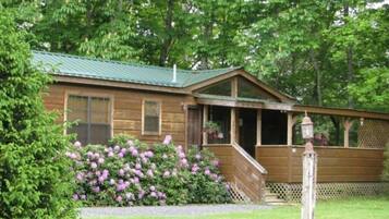 Standard Cabin, Private Bathroom (Let it Snow) | Exterior
