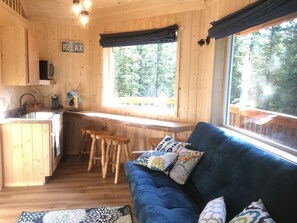 Bearberry Lodge | Wohnzimmer | Kamin, Fußbodenheizung