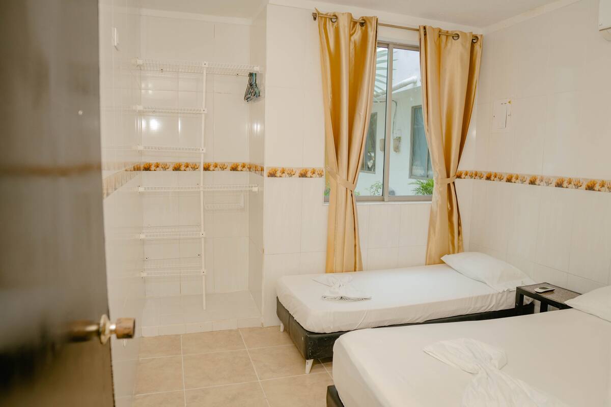 Cabana família, 3 quartos, cozinha, de frente para a praia | Wi-Fi de cortesia