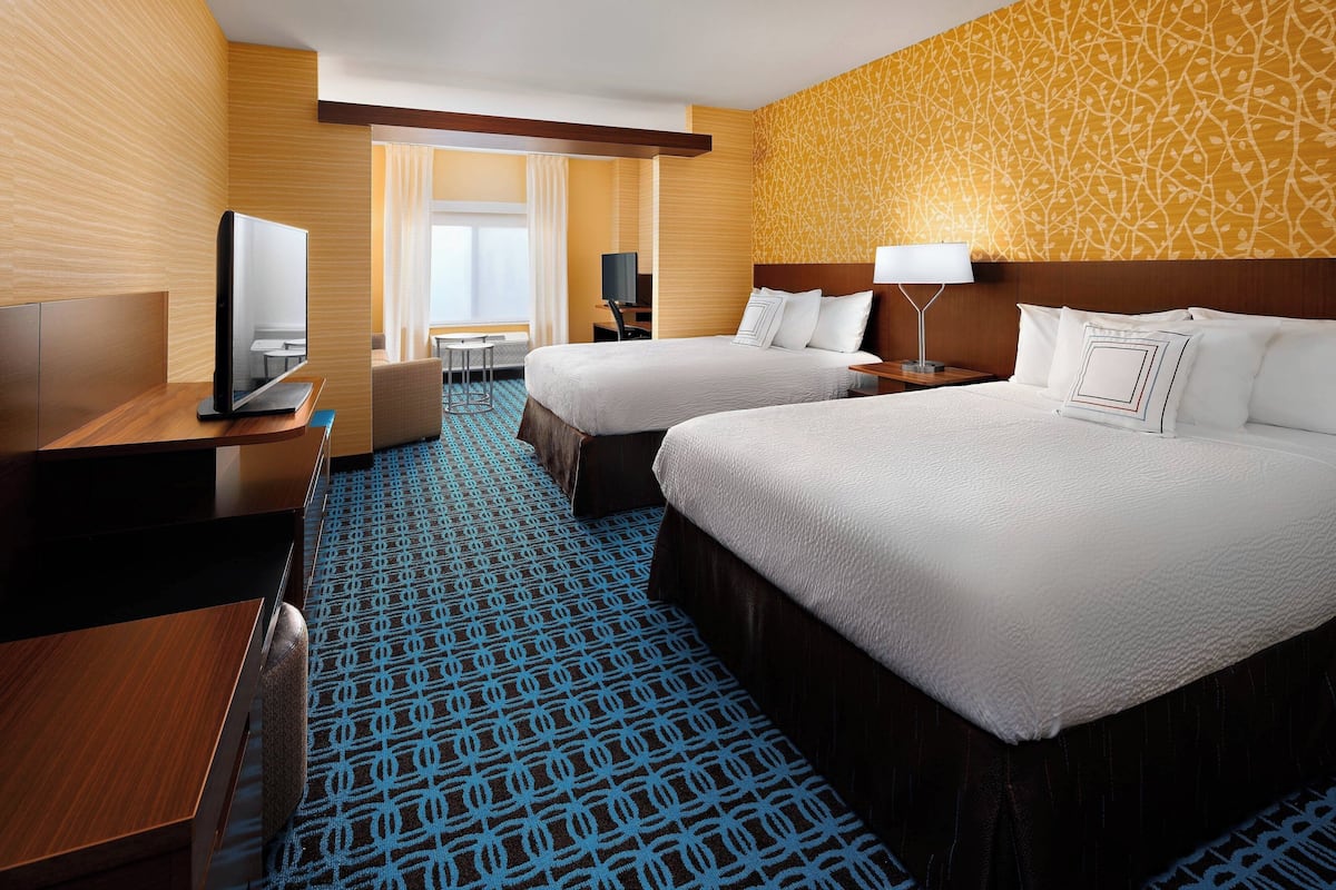 Suite, Multiple Beds, Hearing Accessible (Accessible Bathtub)