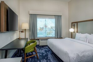 Desk, blackout drapes, soundproofing, iron/ironing board - Fairfield Inn & Suites by Marriott McPherson (McPherson)