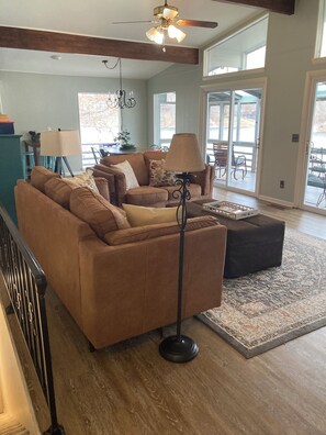 Smart TV, fireplace, DVD player, table tennis