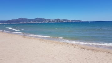Tæt på stranden