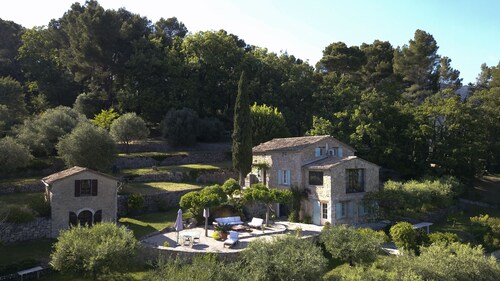 FORMER MAS RESTORED 3 AIR CONDITIONED BEDROOMS LARGE HEATED POOL