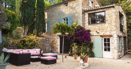 FORMER MAS RESTORED 3 AIR CONDITIONED BEDROOMS LARGE HEATED POOL