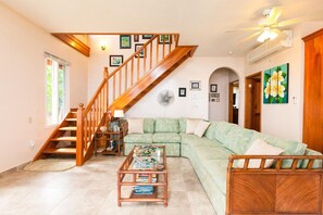 Smart-TV, Bücher, Videothek