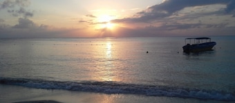 Casa frente a la playa, 4 Bed / 4 Bath / King Bed Loft para bucear, bucear y relajarse