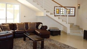 Villa - 5 soveværelser | Opholdsområde | Tv