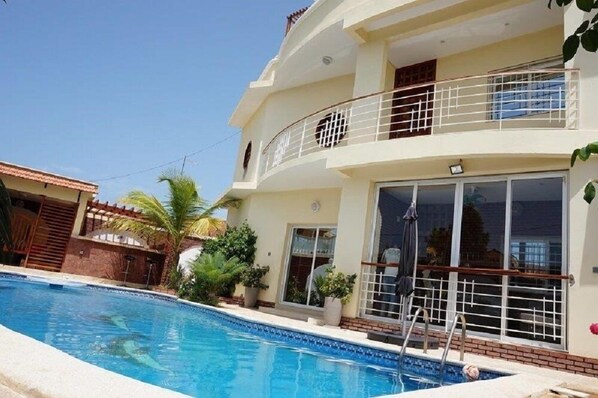 Outdoor pool - Villa Citronnelle Ngaparou (Ngaparou)