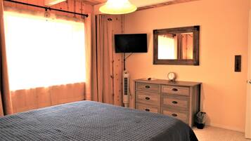 3 habitaciones, tabla de planchar con plancha y cuna de viaje