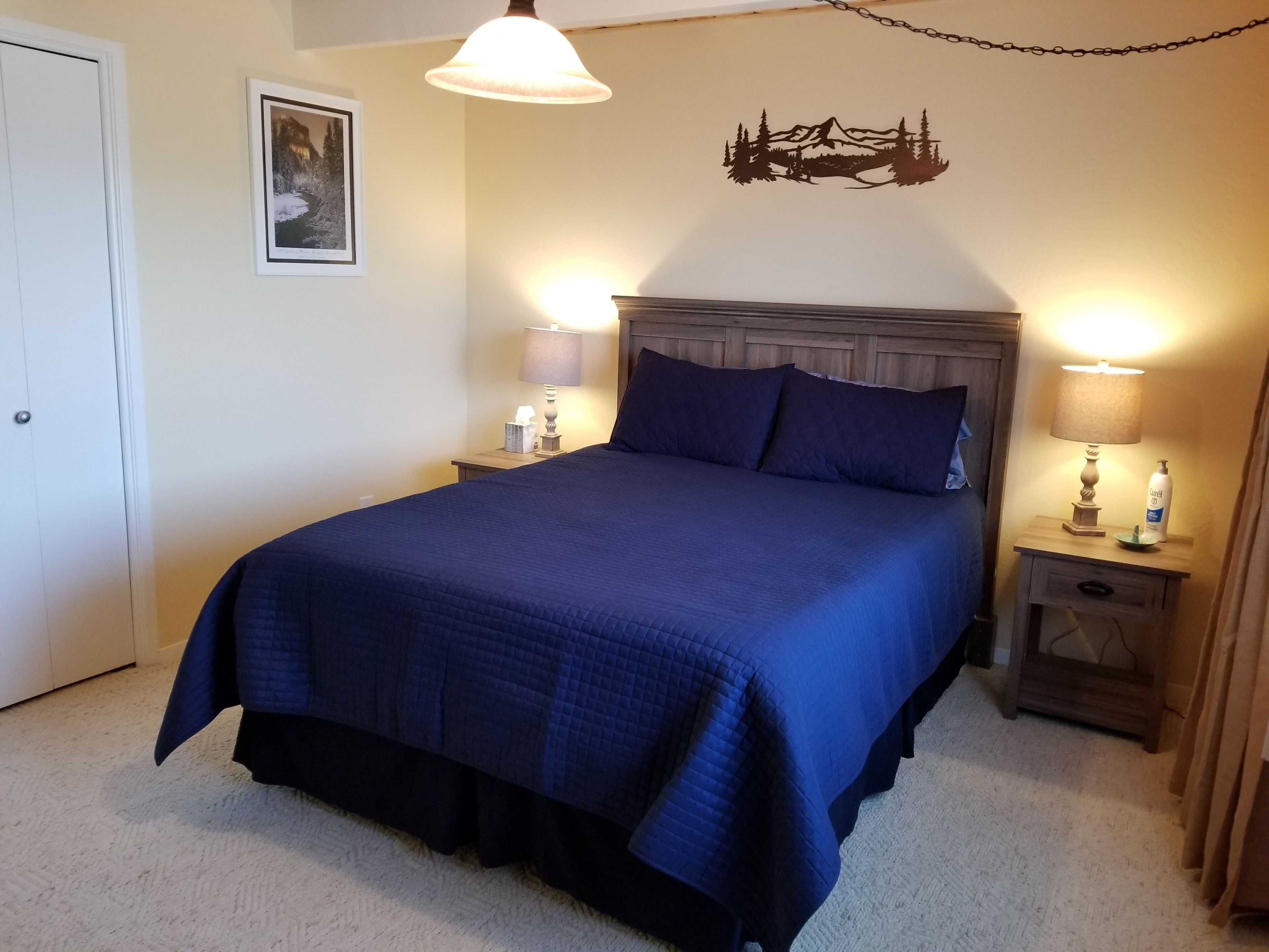 3 slaapkamers, een strijkplank/strijkijzer, reisbedje, gratis wifi