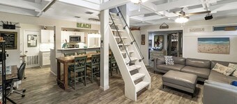 A block from beach * PRIVATE POOL* Bunk Room * Large Screened in hang out porch