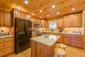 KĂŒhlschrank, Mikrowelle, Ofen, Herdplatte