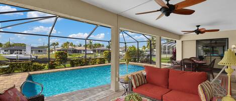 حمّام سباحة خارجي، حمّام سباحة مُدفَّأ