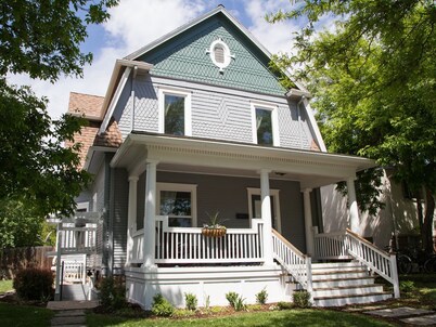 Cozy Luxury Remodel, Fantastic Backyard! Walk in 5 minutes to CSU/Old Town