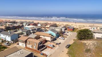 Plage, chaises longues