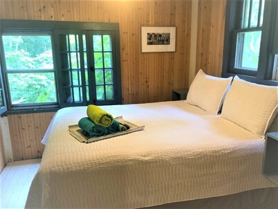 Cutest Cottage Near Beach!  135 Summers Old!  Walk Everywhere!