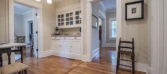 The Young House Very Close To Downtown Murfreesboro 35 minutes from Nashville!