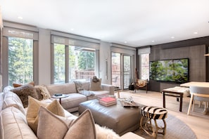 House, Multiple Beds, Mountain View (Three-Bedroom Townhouse) | Living room | TV