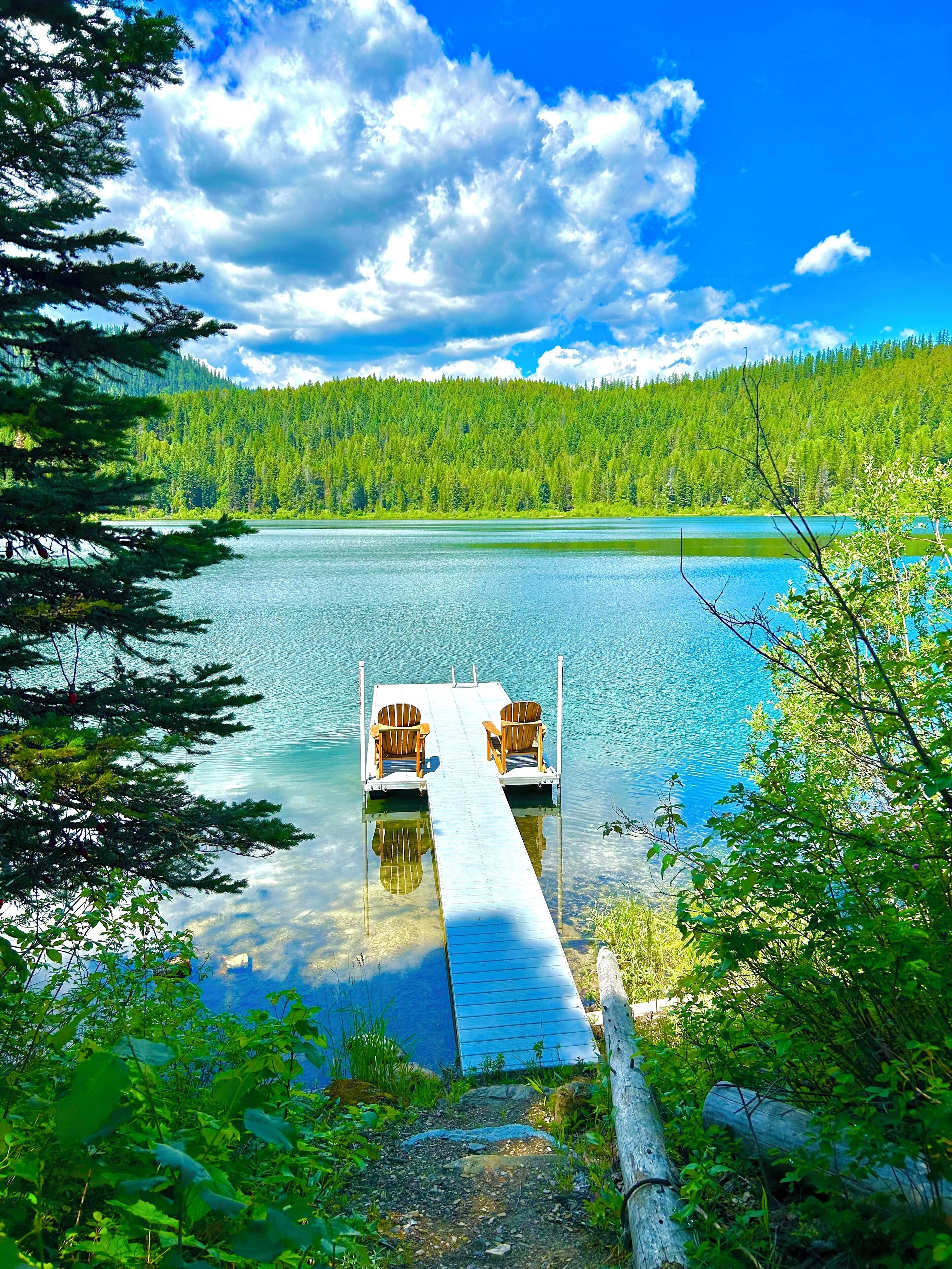 October discount! Stunning Peaceful Lakefront Lodge 10 miles to Glacier Park