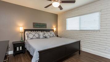 1 bedroom, desk, iron/ironing board, WiFi