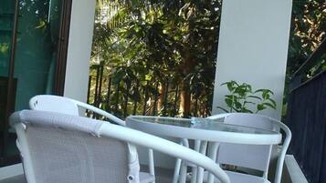 Deluxe Room with Ocean View | Balkong