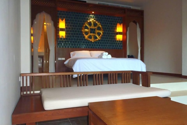 Deluxe Room with Ocean View | Desk, soundproofing, free WiFi, bed sheets