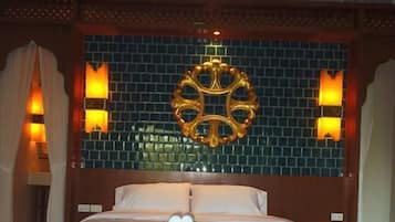 Deluxe Room with Ocean View  | Desk, soundproofing, free WiFi, bed sheets