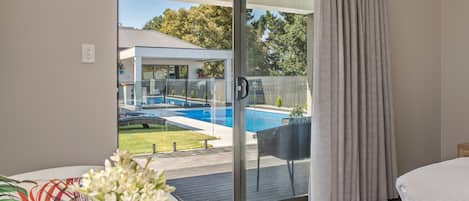 Deluxe-Studiosuite, 1 Queen-Bett, Poolblick (The Lomond) | Ausblick vom Zimmer