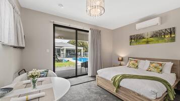 Minibar, soundproofing, iron/ironing board, free WiFi