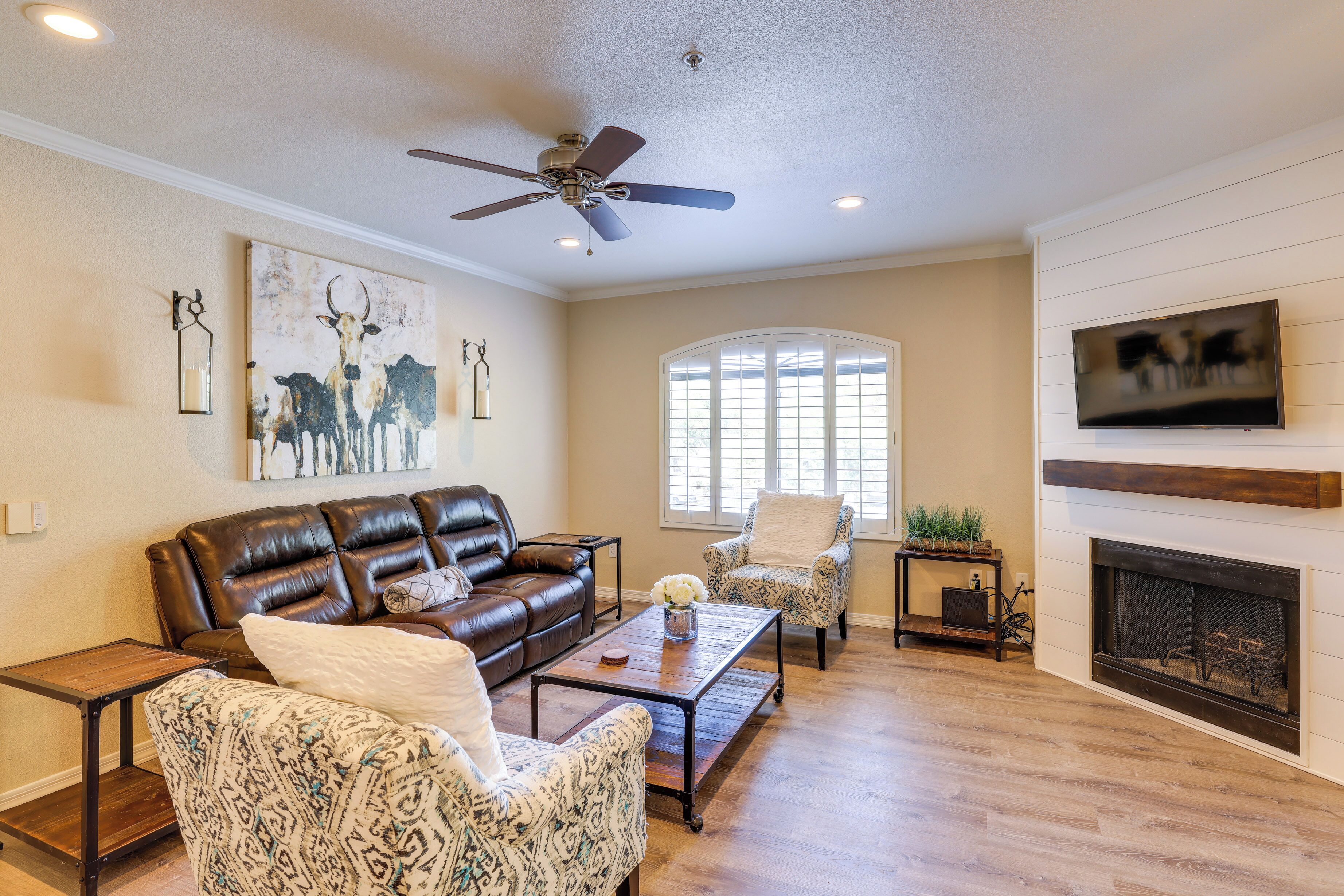 Scottsdale Condo w/ Private Balcony + Shared Pool!